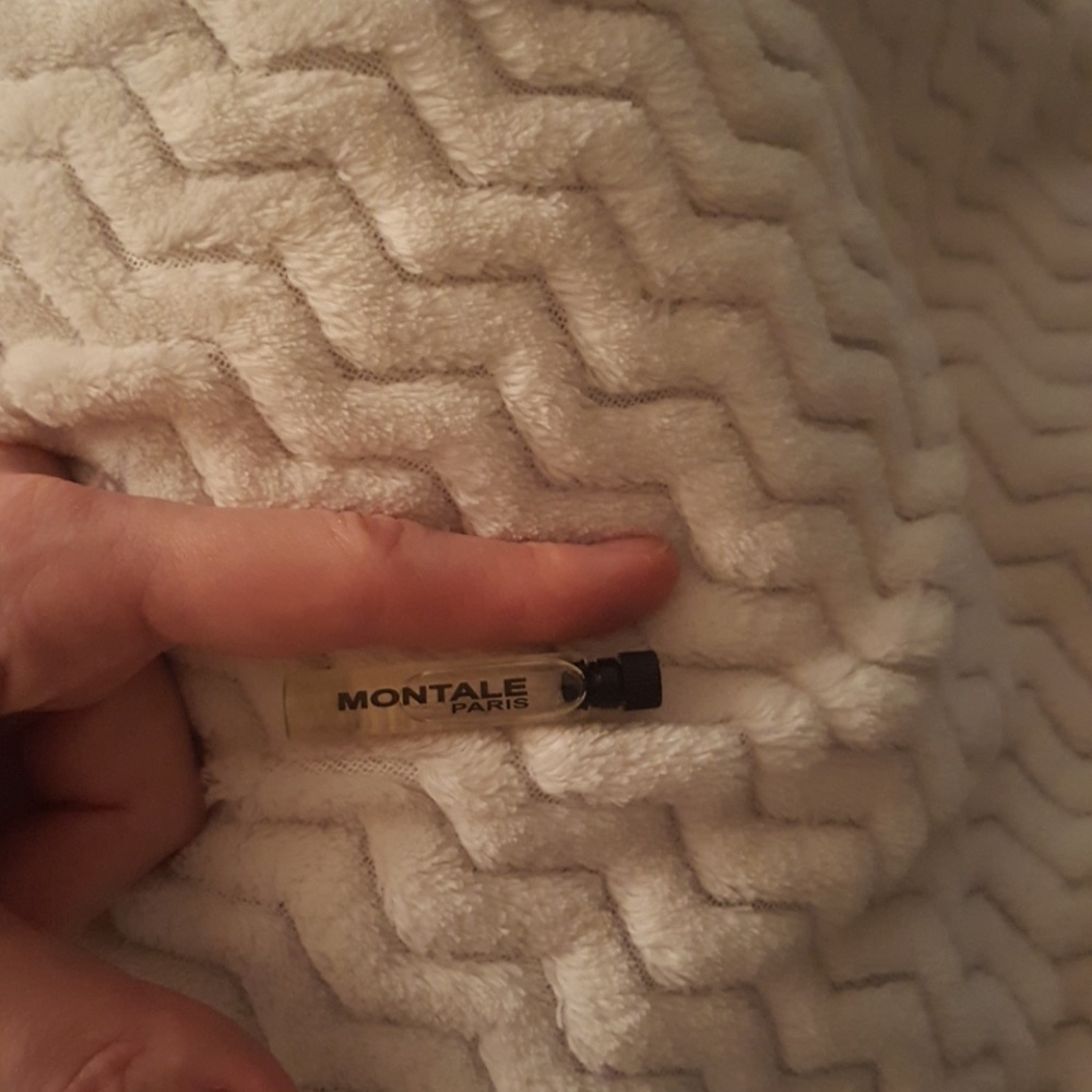 Perfume Montale powder flowers tester
